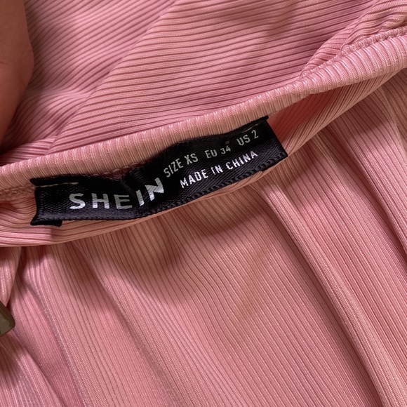 Size xs halter side drawstring top - Picture 3 of 4